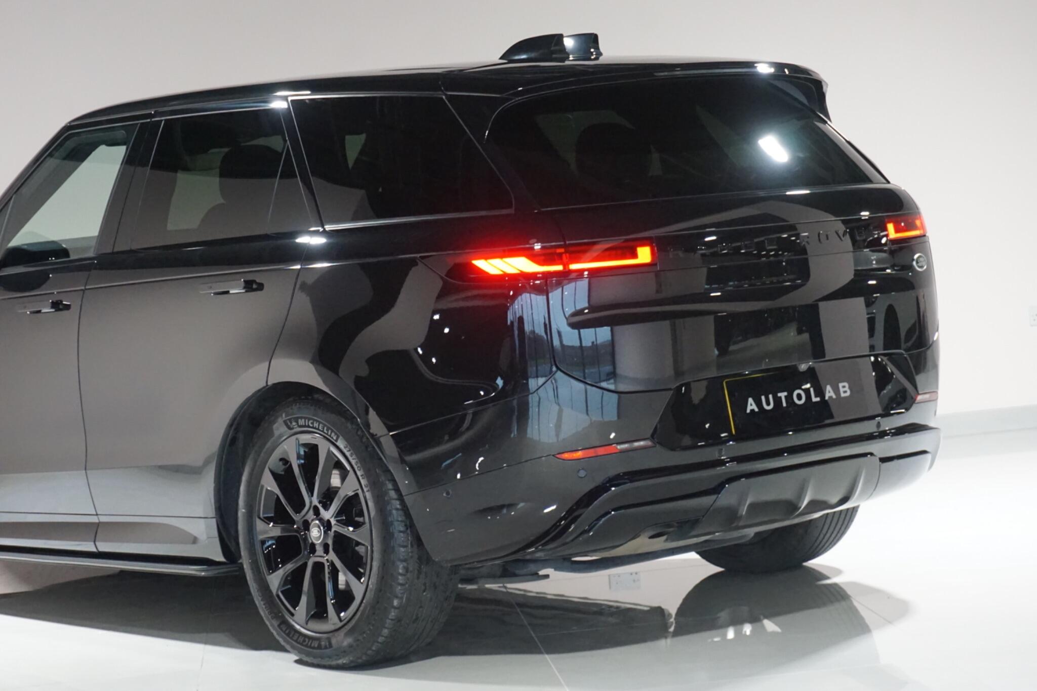 Land Rover Range Rover Sport 3.0 D300 MHEV Dynamic SE SUV 5dr Diesel Auto 4WD Euro 6 (s/s) (300 ps)